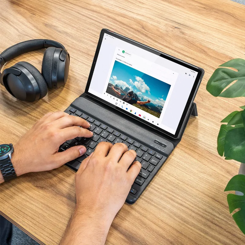 Husa cu Tastatura Tableta KM1077